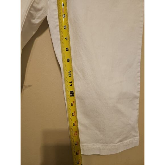 Woman's Dockers size 8 white Capri Pants - Picture 6 of 8